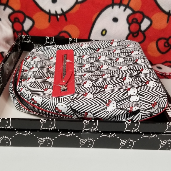 Hello Kitty Mini Backpack Purse Black & White Sanrio New in Box - Picture 5 of 8